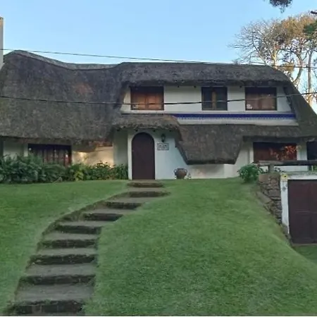 Cabana Con Piscina En Punta Del Este, Barrio Pinares